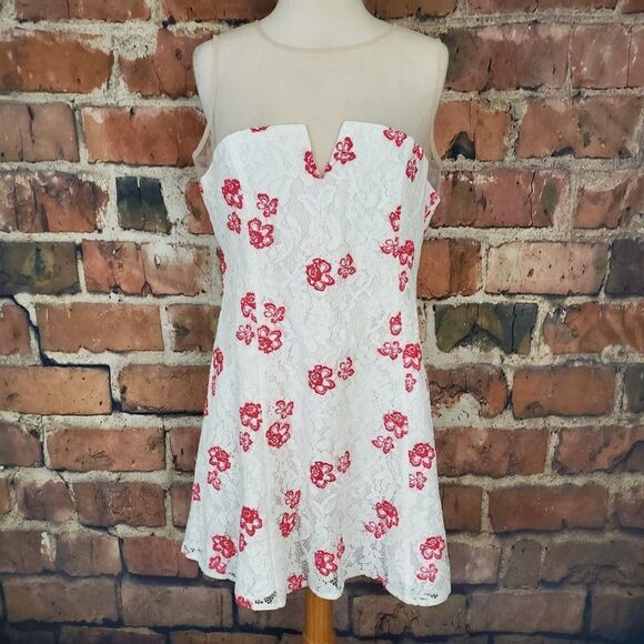 NWT BB DAKOTA NEW RSVP Flavia Floral Fit & Flare Dress 10 - Picture 2 of 7